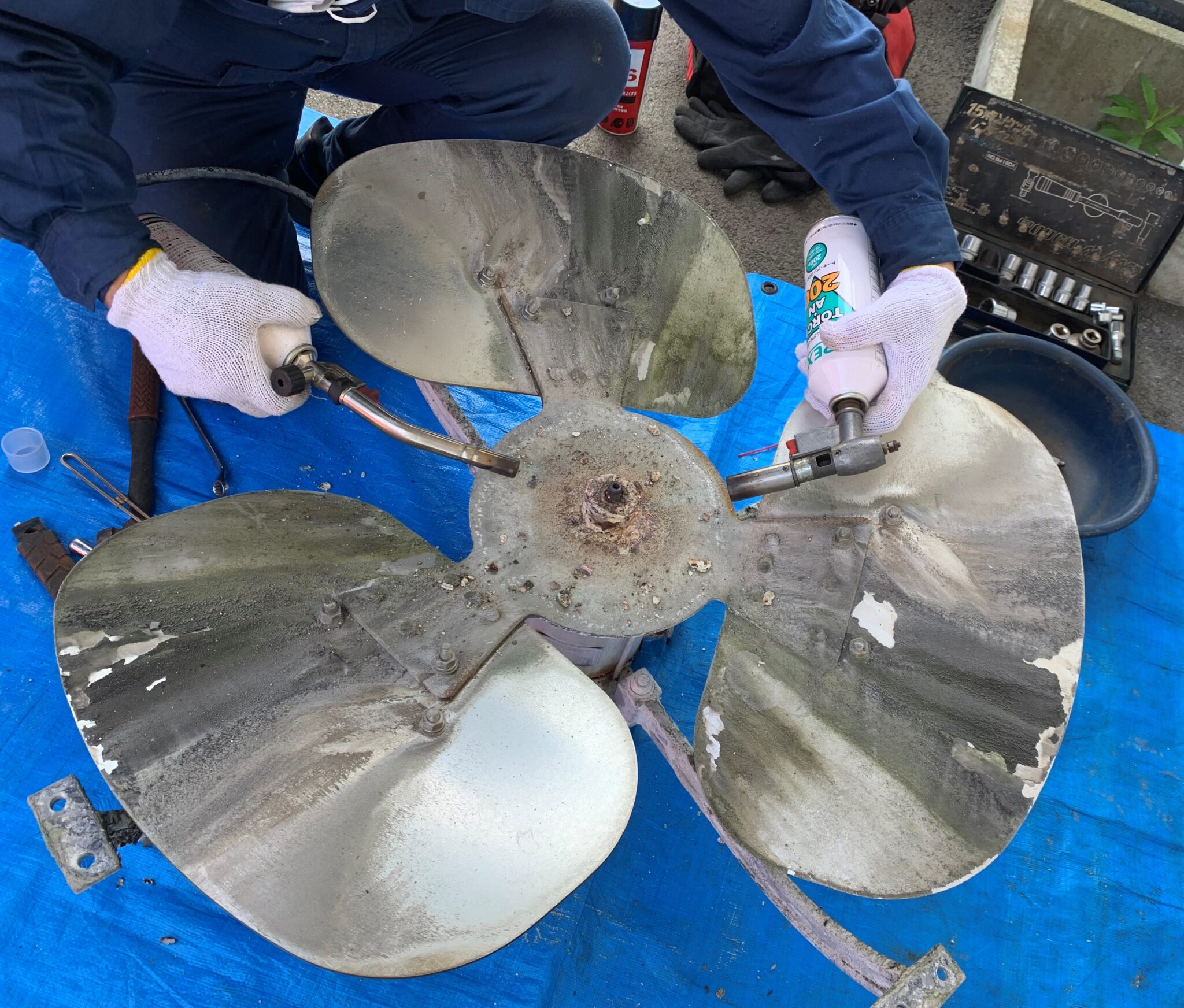 冷却塔ファンモーター分解整備作業 株式会社加賀設備商会｜石川県加賀市